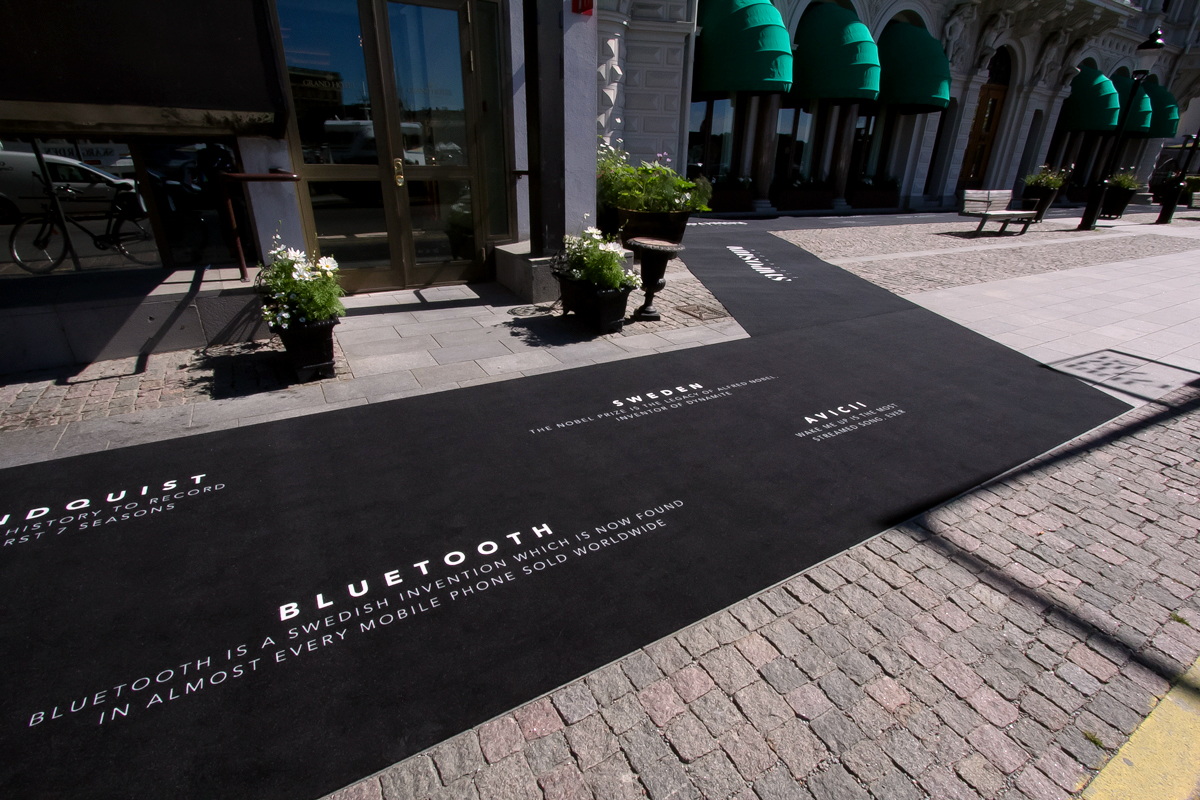 Bedruckter Messeteppich als Eyecatcher für den Stand-Eingang